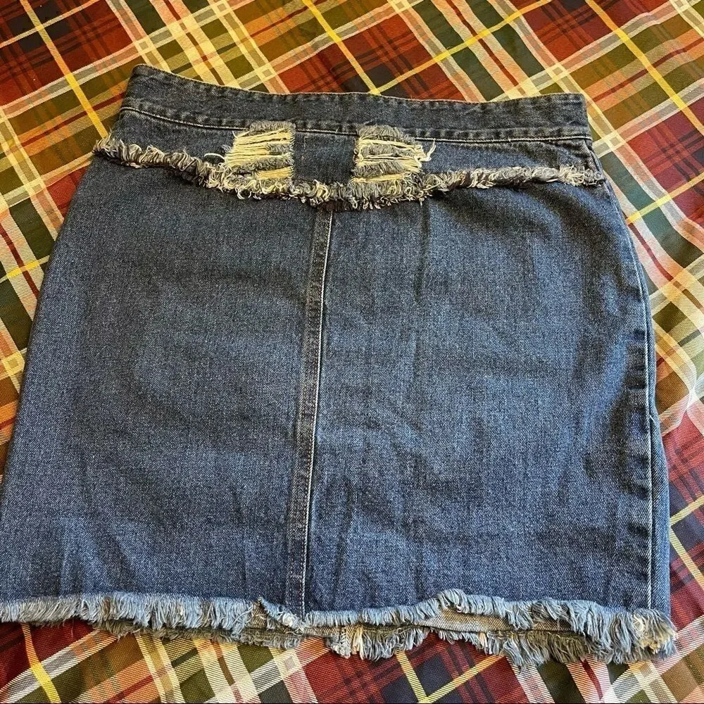 POL Distressed Denim Skirt Size Small